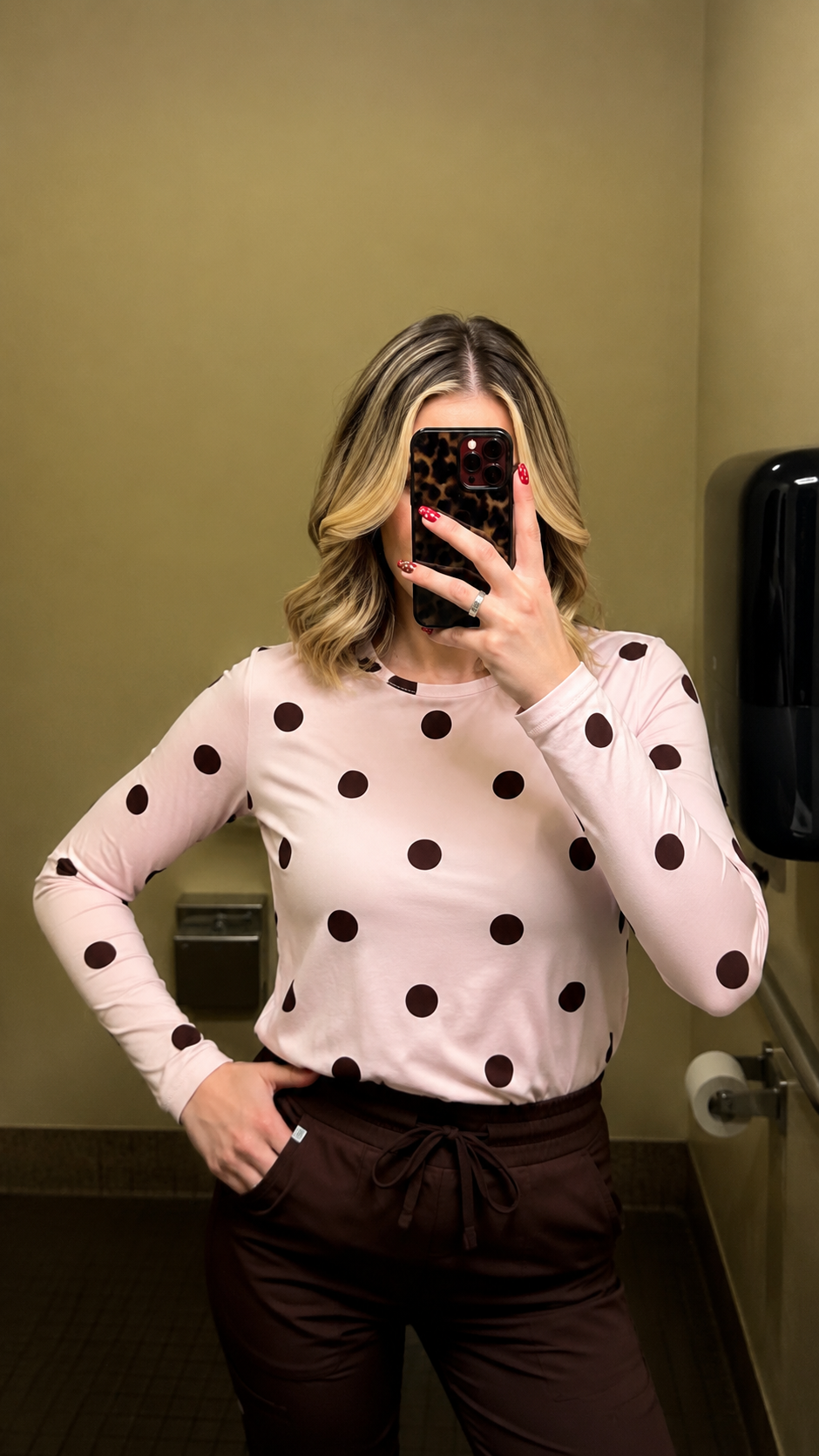 Blusa para abajo del quirúrgico- Rosa pastel con puntos café