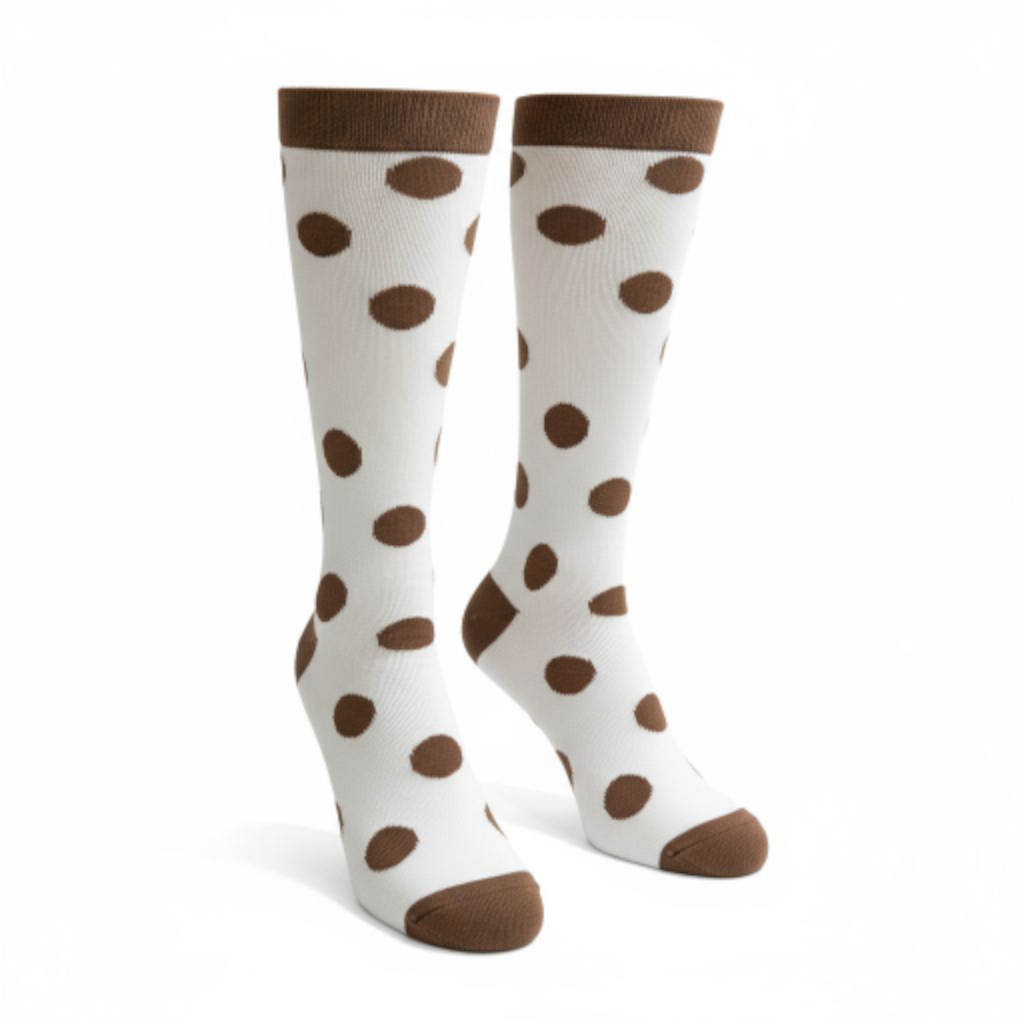 Medias de compresión puntos café